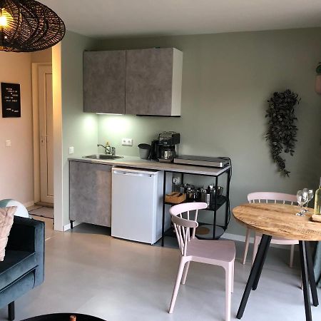 B&B Snurk Stiens, Fijn Verblijf Aan Open Vaarwater ภายนอก รูปภาพ