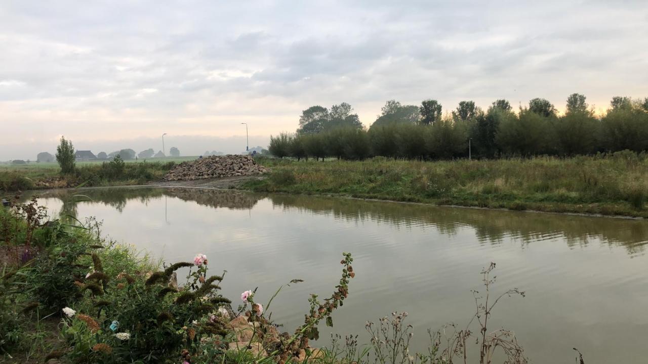 B&B Snurk Stiens, Fijn Verblijf Aan Open Vaarwater ภายนอก รูปภาพ