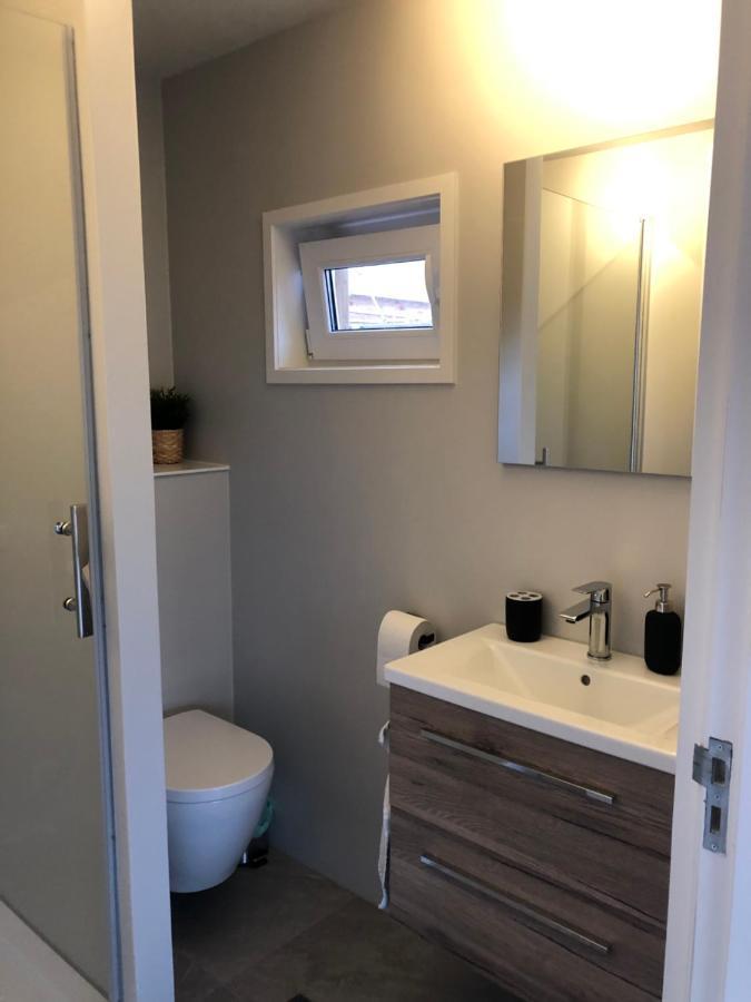 B&B Snurk Stiens, Fijn Verblijf Aan Open Vaarwater ภายนอก รูปภาพ