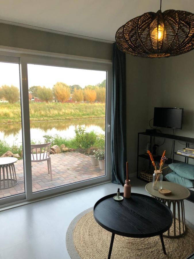 B&B Snurk Stiens, Fijn Verblijf Aan Open Vaarwater ภายนอก รูปภาพ