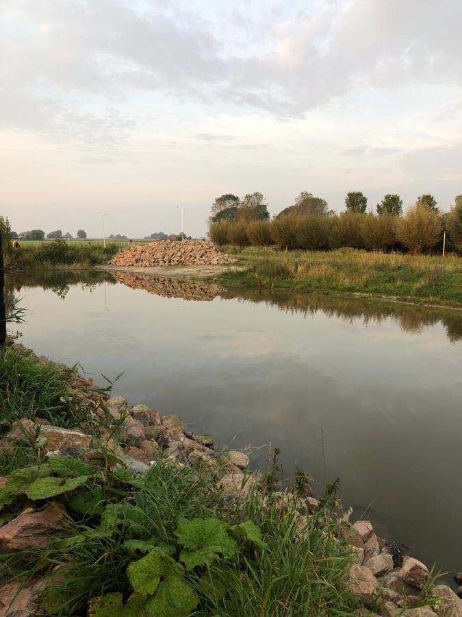 B&B Snurk Stiens, Fijn Verblijf Aan Open Vaarwater ภายนอก รูปภาพ