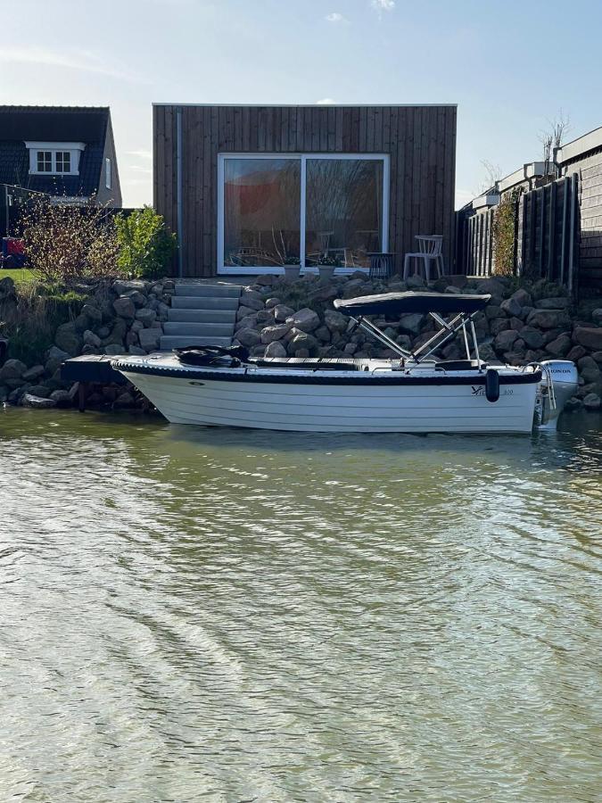 B&B Snurk Stiens, Fijn Verblijf Aan Open Vaarwater ภายนอก รูปภาพ